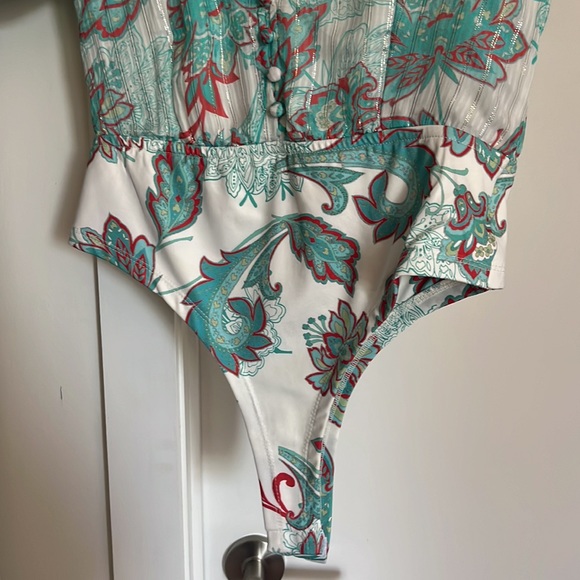 Hemant & Nandita Body Suit - Picture 7 of 8